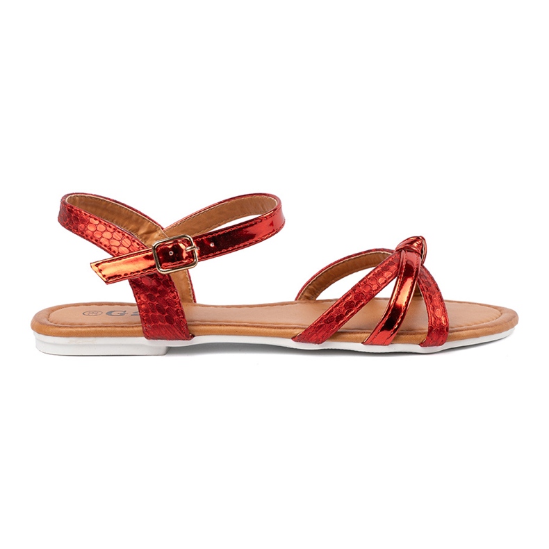Red sandals with an animal motif 2