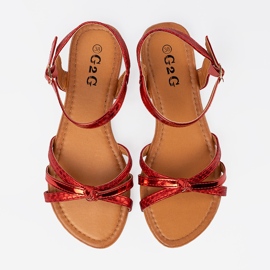 Red sandals with an animal motif 1