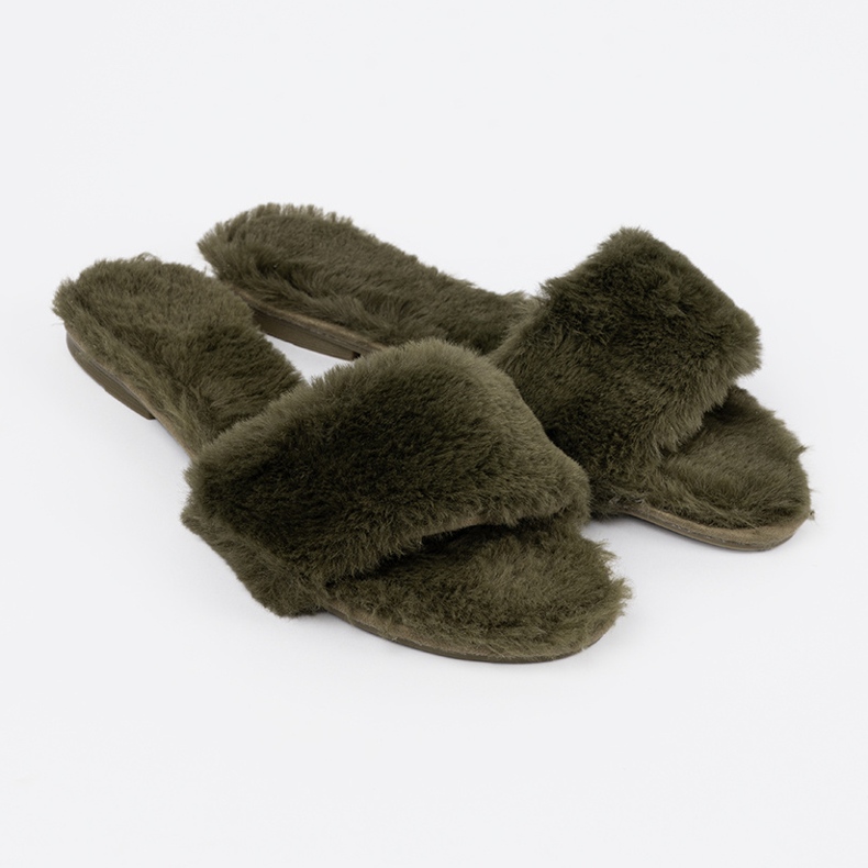 Green fur women 2 Green fur women 2