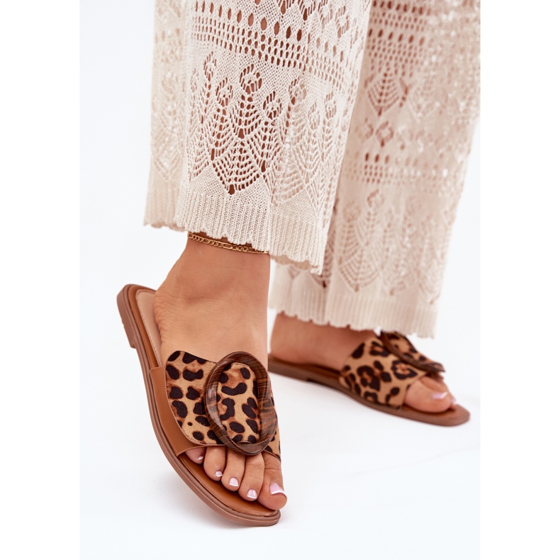 Women's flat flip flops with a decorative leopard buckle brown 2