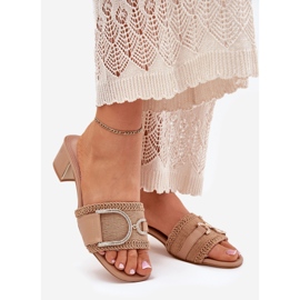 Women's heels with a decorative dark beige detail 1