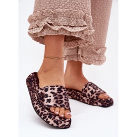 Women's flip flops on the platform leopard brown 2