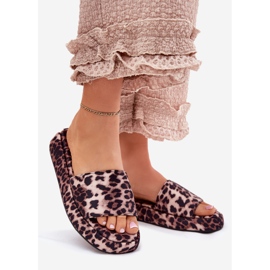 Women's flip flops on the platform leopard brown 1