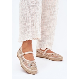 Mesh espadrilles with embroidery on the beige platform 2