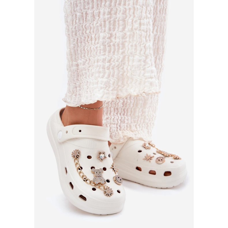 Women's foam flip flops with white pins 1