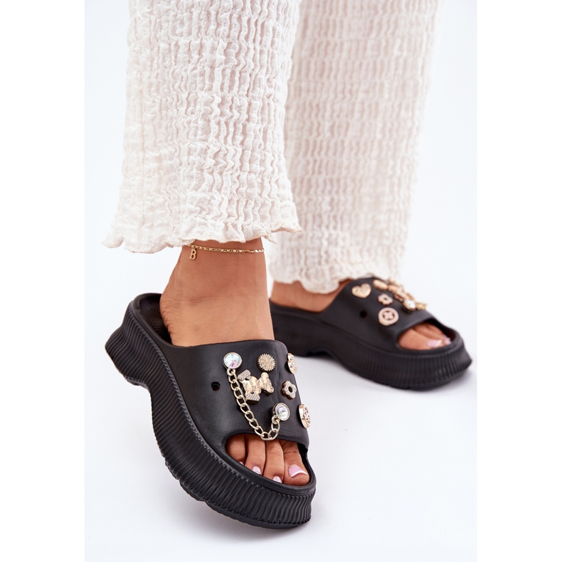 Women's foam flip flops with golden pins black pins 2 Women's foam flip flops with golden pins black pins 2