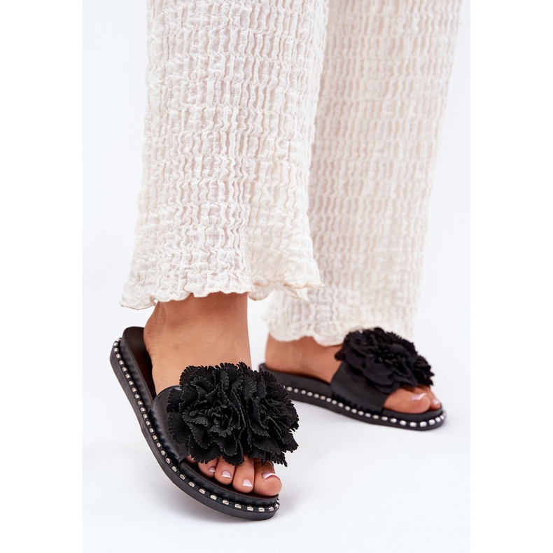 Women's flip flops with fabric flowers black 2