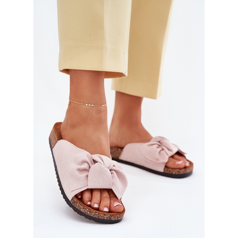 Women's flip flops on the cork sole with a light pink bow 2