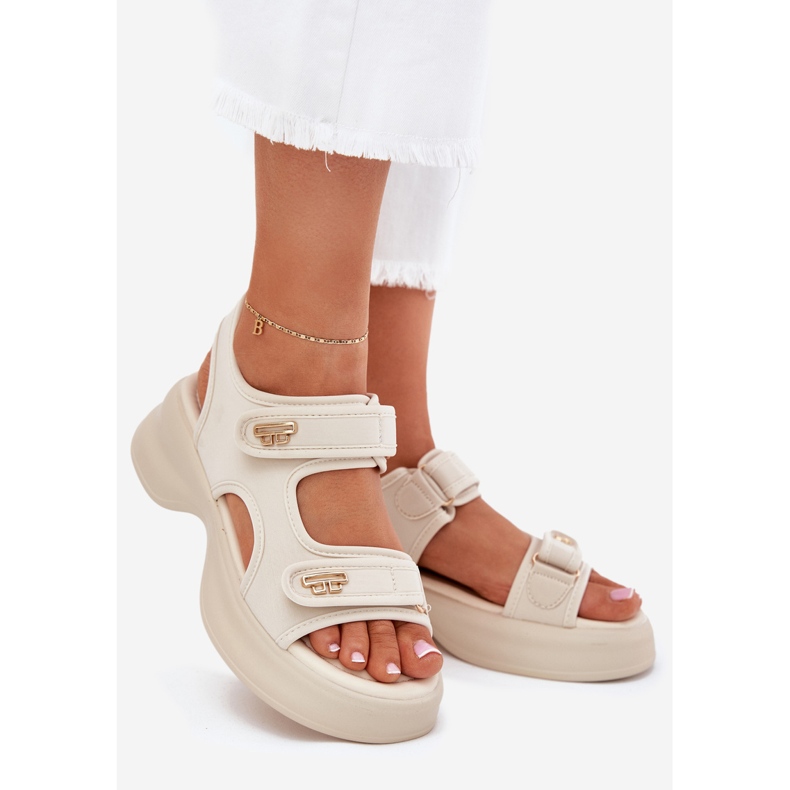 EVento Women's sandals with golden details beige 1