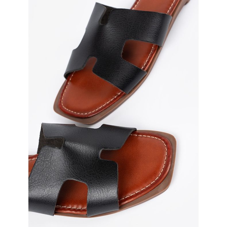 Sergio Leone Black flip flops with a square toe 1