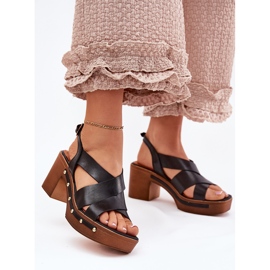 Leather sandals on the Zazoo 1081 black post 2