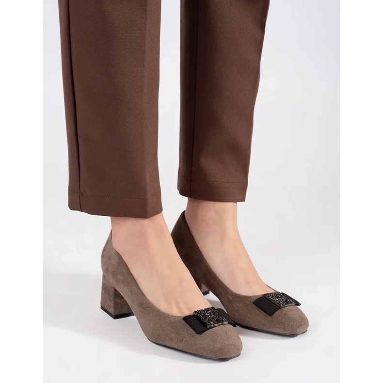 Pumps on the post beige with a bow brown 2