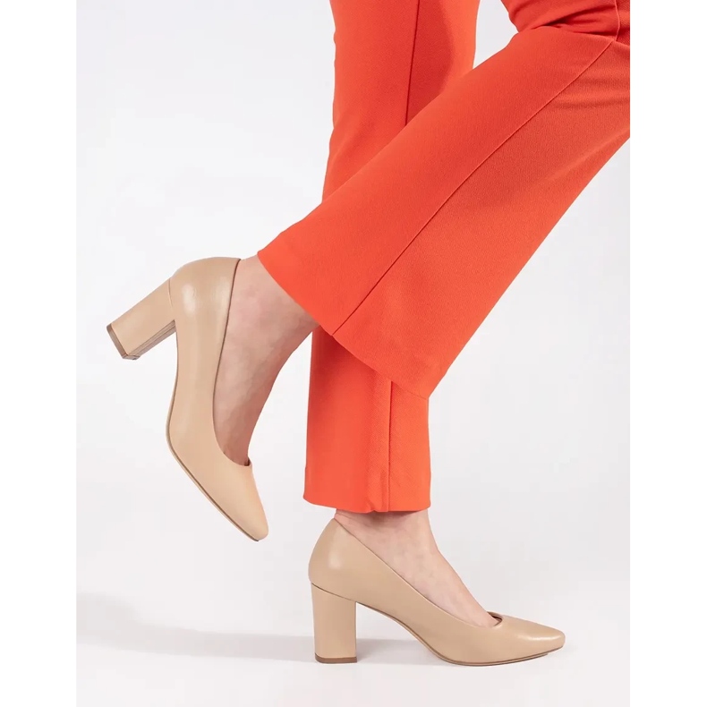 Sergio Leone Beige pumps on the pillar 2