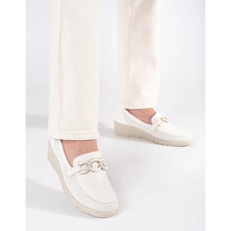 Seastar White wedge shoes with a decorative chain 2 Seastar White wedge shoes with a decorative chain 2