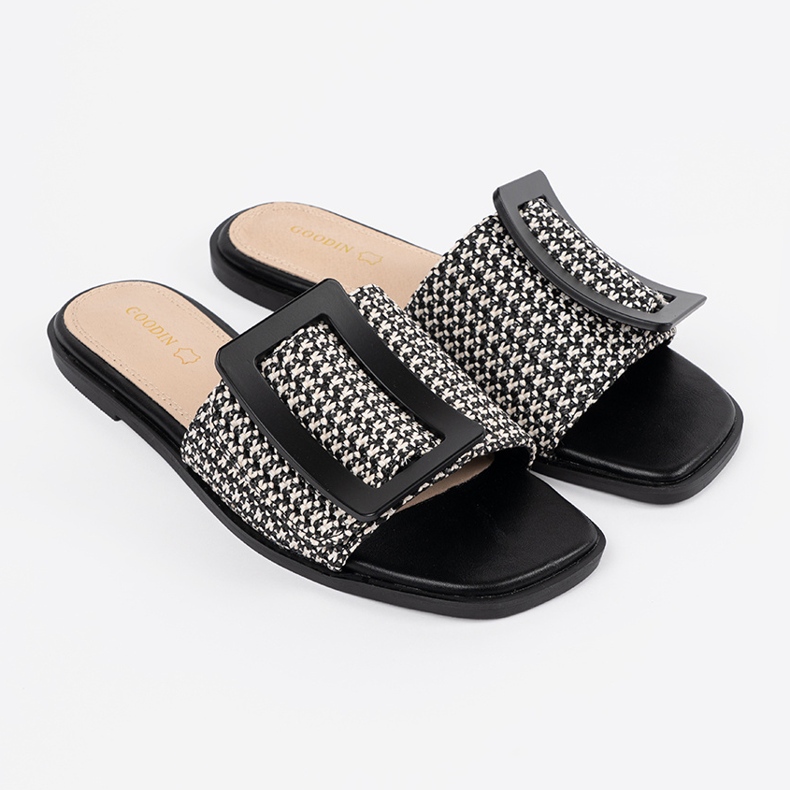 Goodin Tedeed flaps on a flat black and white sole 2