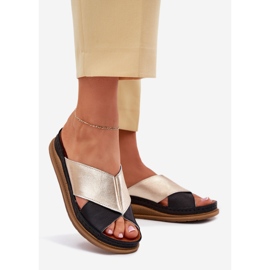 Women's leather flip flops on the Maciejka L4986-25 gold-black platform 1 Women's leather flip flops on the Maciejka L4986-25 gold-black platform 1