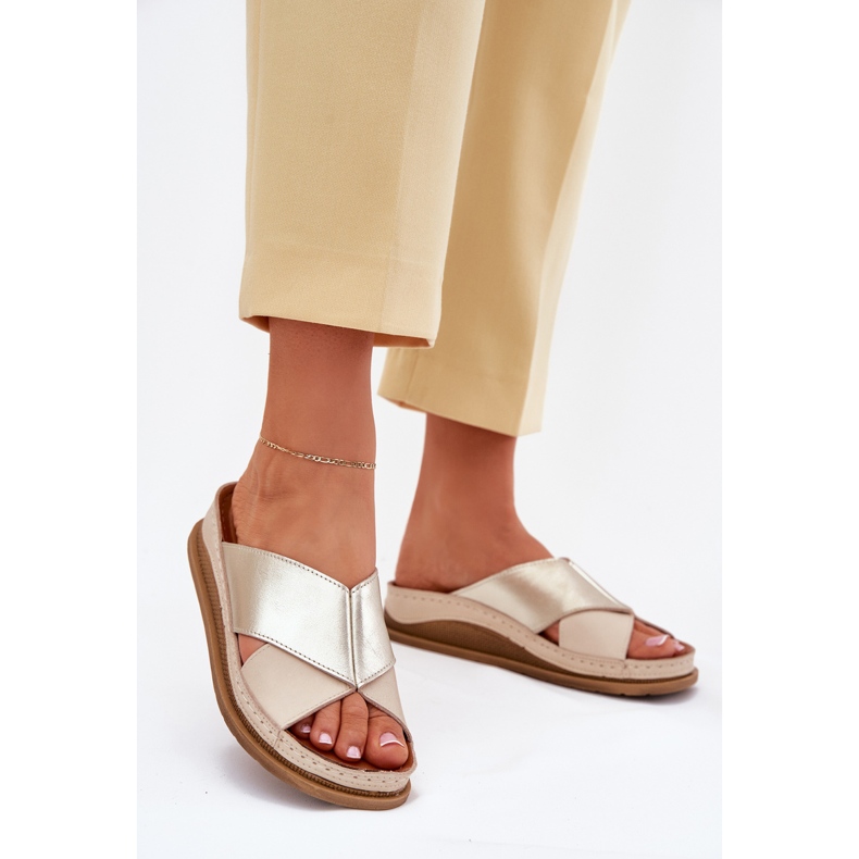 Women's leather flip flops on the Maciejka L4986-37 beige-gold platform 2 Women's leather flip flops on the Maciejka L4986-37 beige-gold platform 2