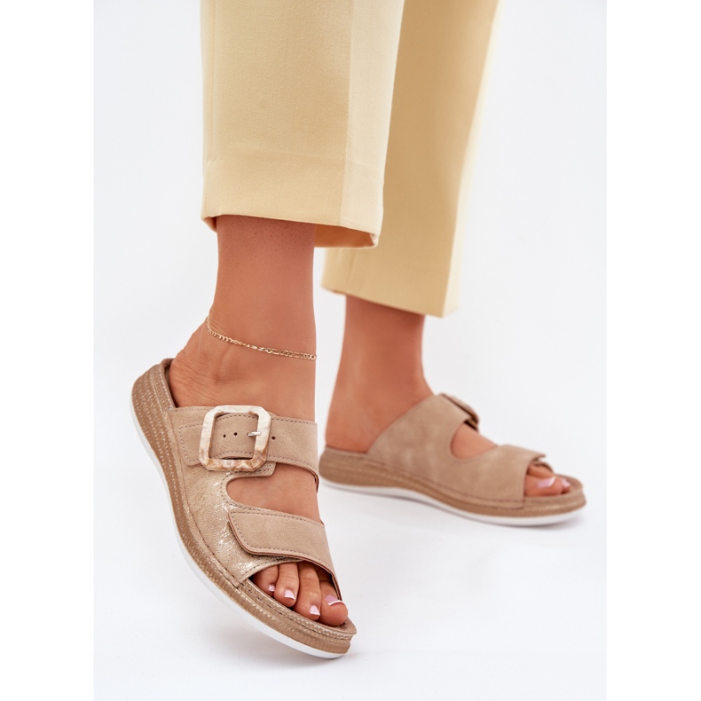 Women's flip flops with a buckle and Velcro inblu MK000013 beige 2 Women's flip flops with a buckle and Velcro inblu MK000013 beige 2