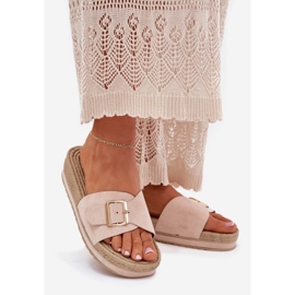 Women's slippers on the platform with a golden clamp beige 1