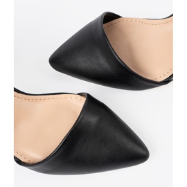 Black pumps on a high heel 1