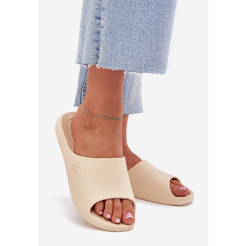 Women's 4FM00FFFLIFI093A-83S beige women's slippers 1 Women's 4FM00FFFLIFI093A-83S beige women's slippers 1
