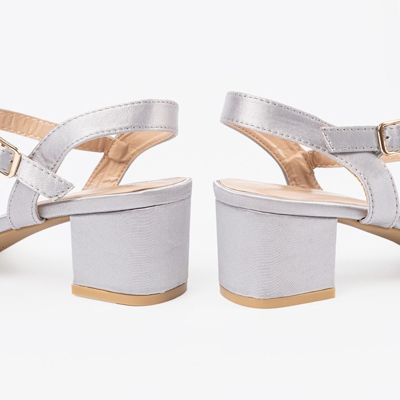 Silver low -heeled sandals grey 1