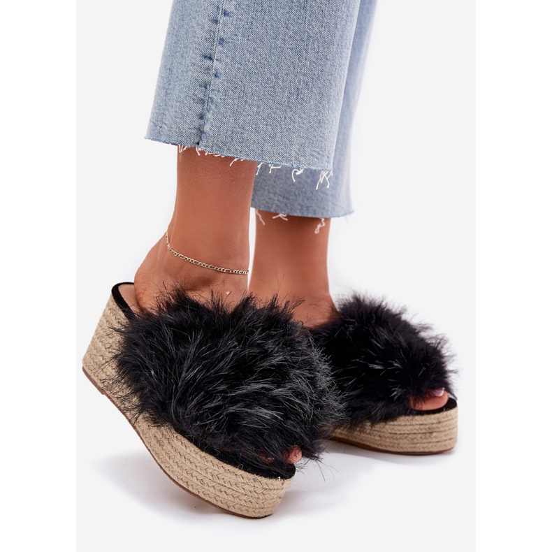 Women's flip flops with wedge with fur and braid black 1