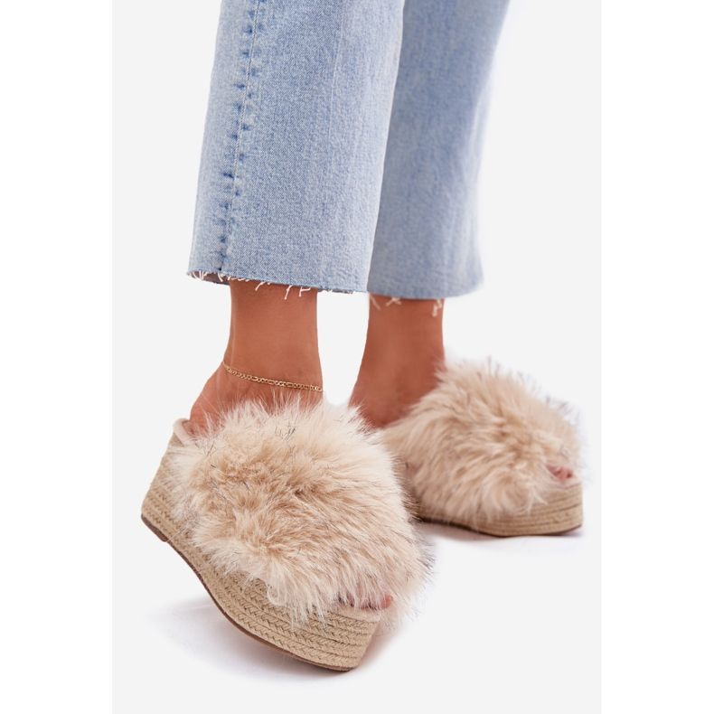 Women's wedges with wedge with fur and beige braid 1