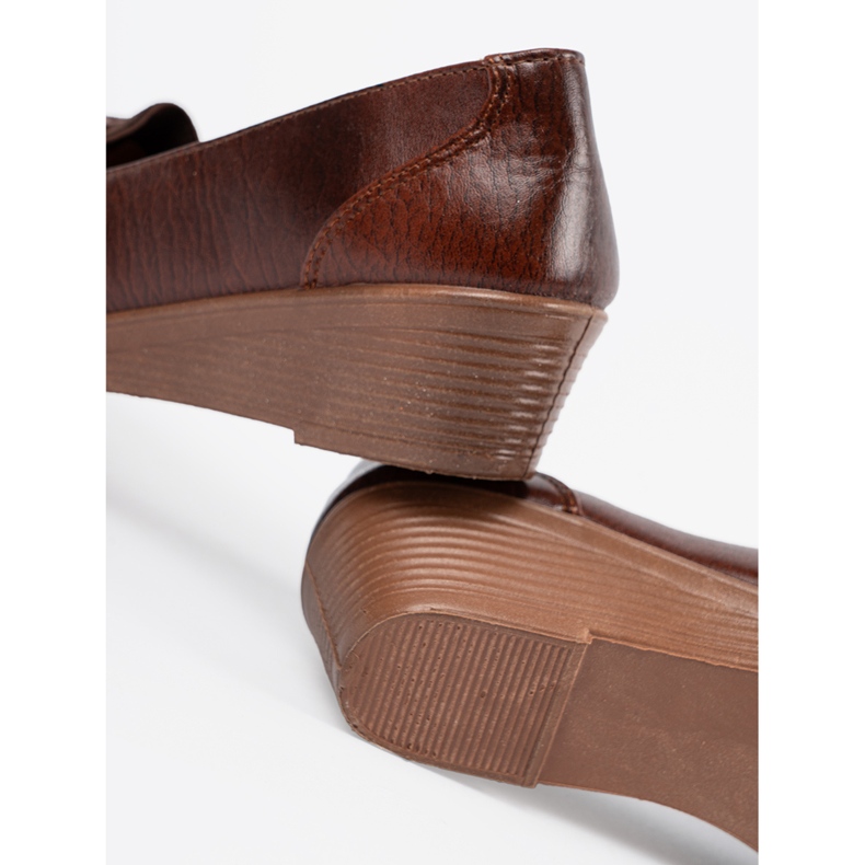 Brown low shoes with a bow 2