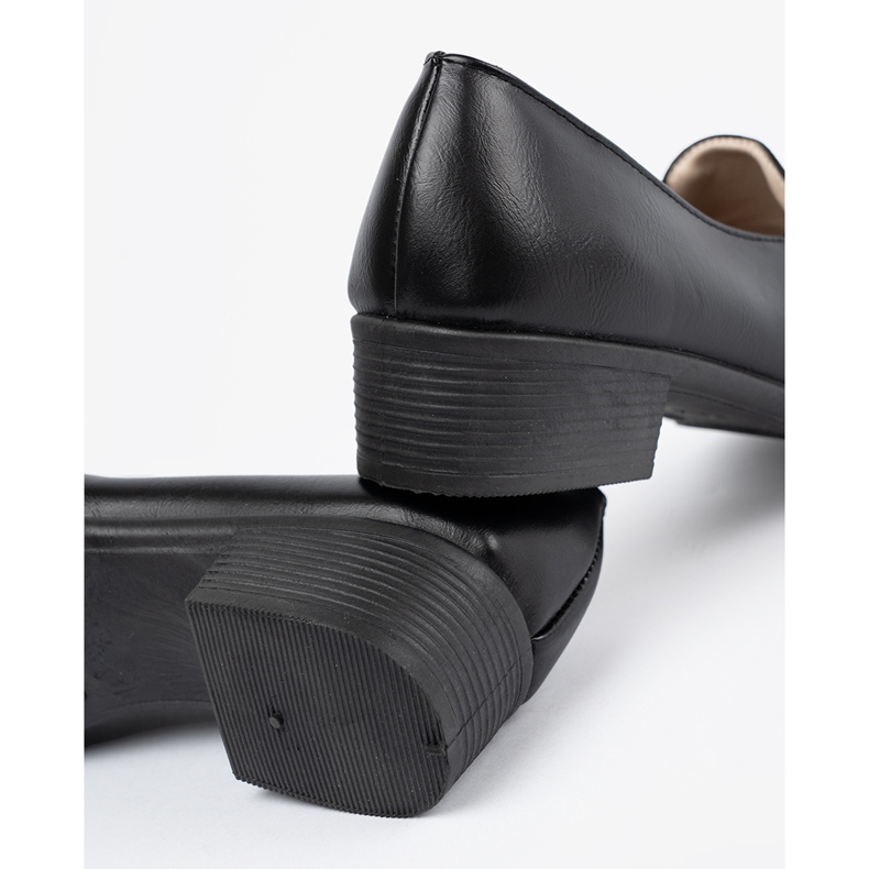 Black women's low -heeled shoes 1 Black women's low -heeled shoes 1