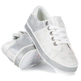 Seastar White Sneakers On The Binding 2