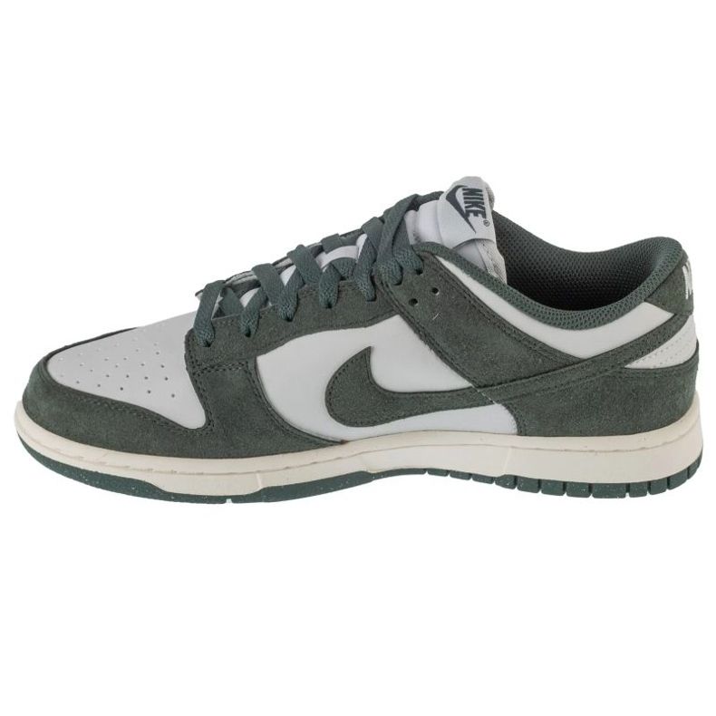 Nike Dunk Low shoes in HJ7673-002 green 1