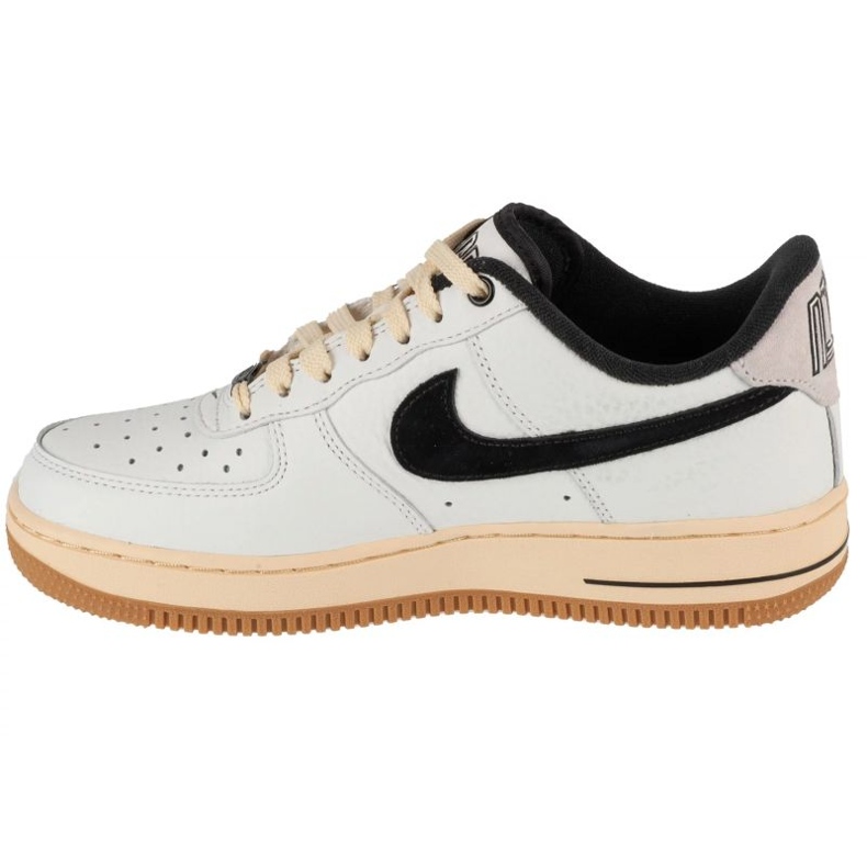 Nike Air Force 1 07 shoes in DR0148-101 white 1