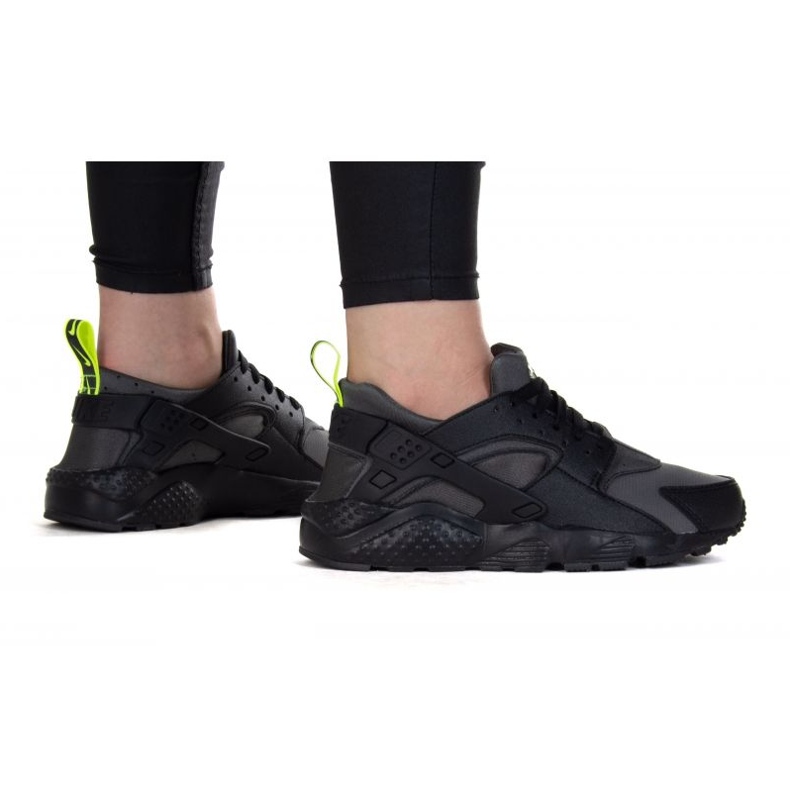 Nike Huarche Run GS Dz5632-001 sports shoes grey 2 Nike Huarche Run GS Dz5632-001 sports shoes grey 2