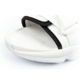 Women's adidas sandals Ozwego Sandal H67276 white 5