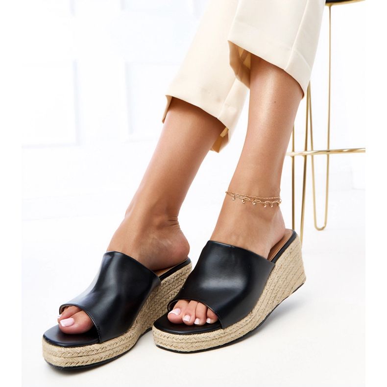 Black espadrilles flip -flops on the Felicity wedge beige 1