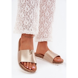 Boto Women's flip flops on a cork platform with a decorative detail of gold Vessira golden 2