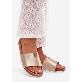 Boto Women's flip flops on a cork platform with a decorative detail of gold Vessira golden 1