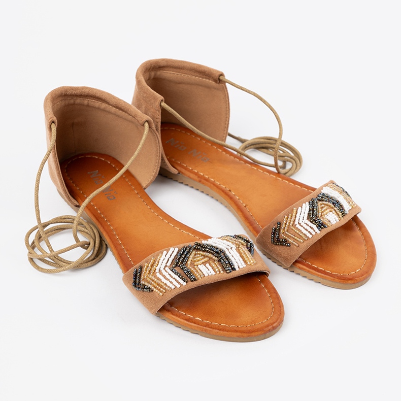 Shelvt Brown Romanians with colorful beads 1