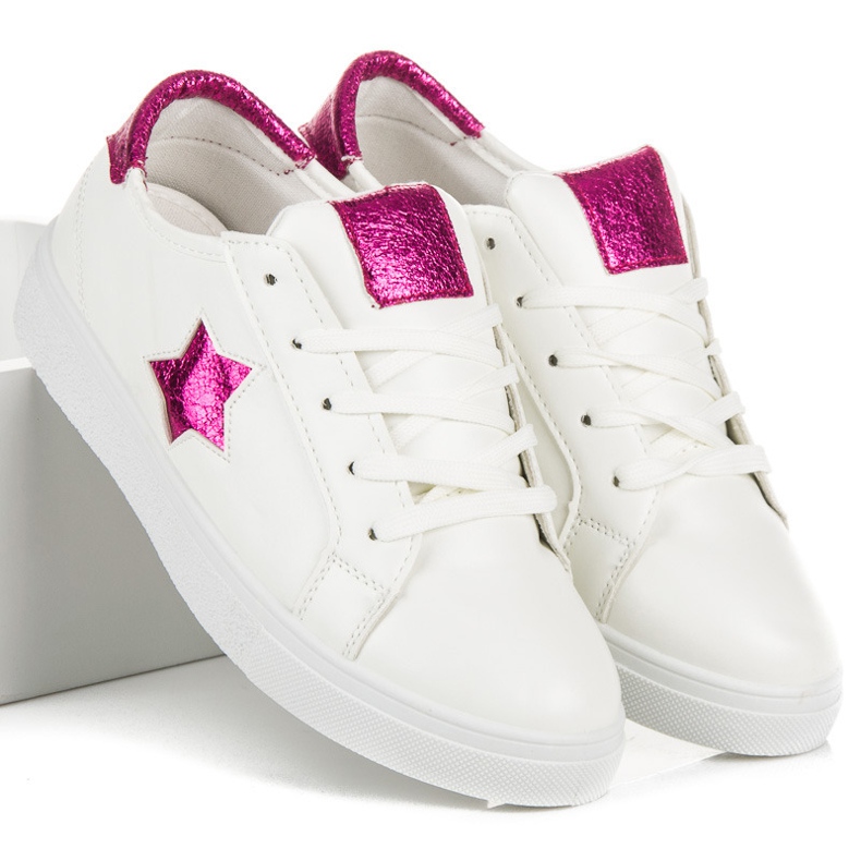 Tied sneakers with a star white 2