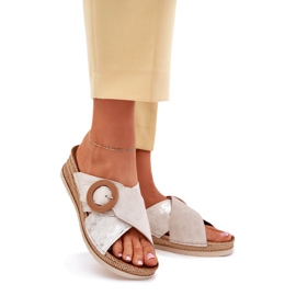 Women's wedges with a decorative inblu RV000012 clamping clamp beige 1 Women's wedges with a decorative inblu RV000012 clamping clamp beige 1