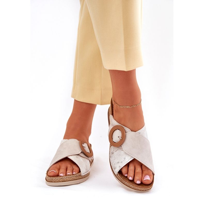 Women's wedges with a decorative inblu RV000012 clamping clamp beige 2 Women's wedges with a decorative inblu RV000012 clamping clamp beige 2