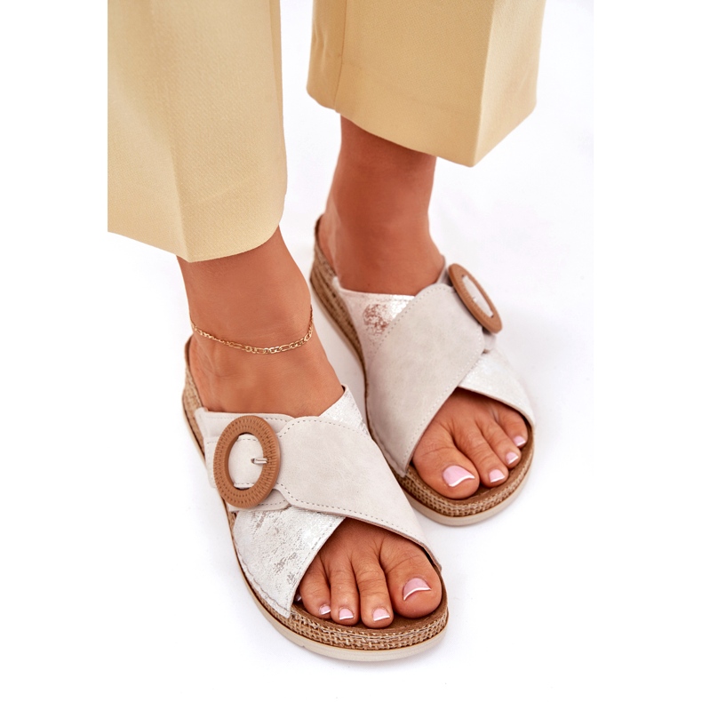 Women's wedges with a decorative inblu RV000012 clamping clamp beige 4 Women's wedges with a decorative inblu RV000012 clamping clamp beige 4