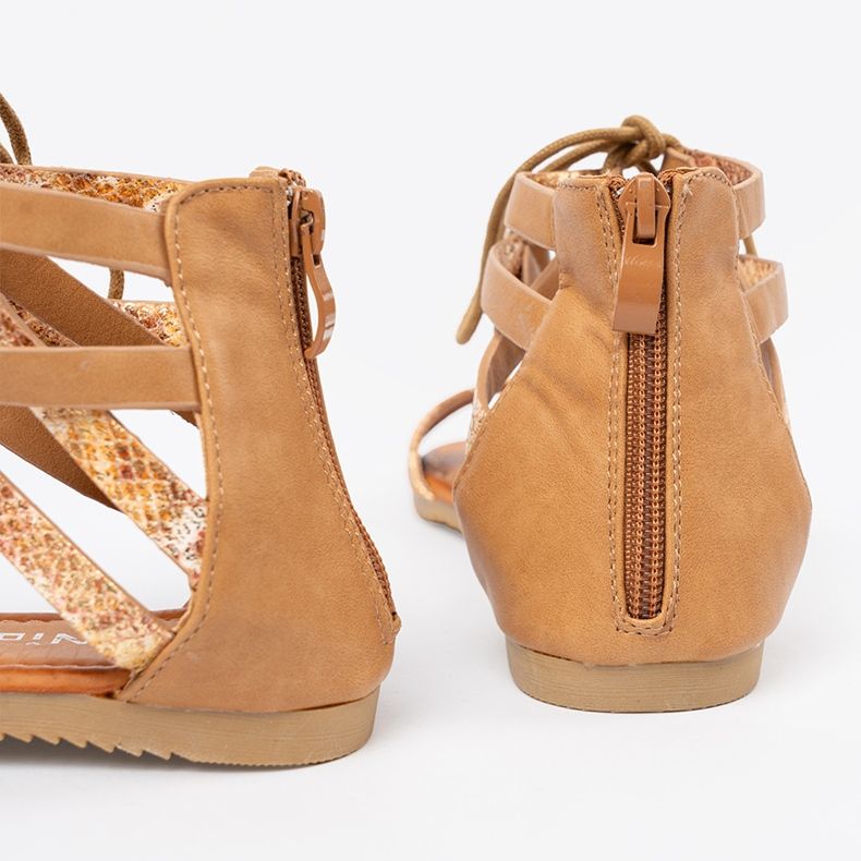 Shelvt Sanadals lace -up with a snake motif 1