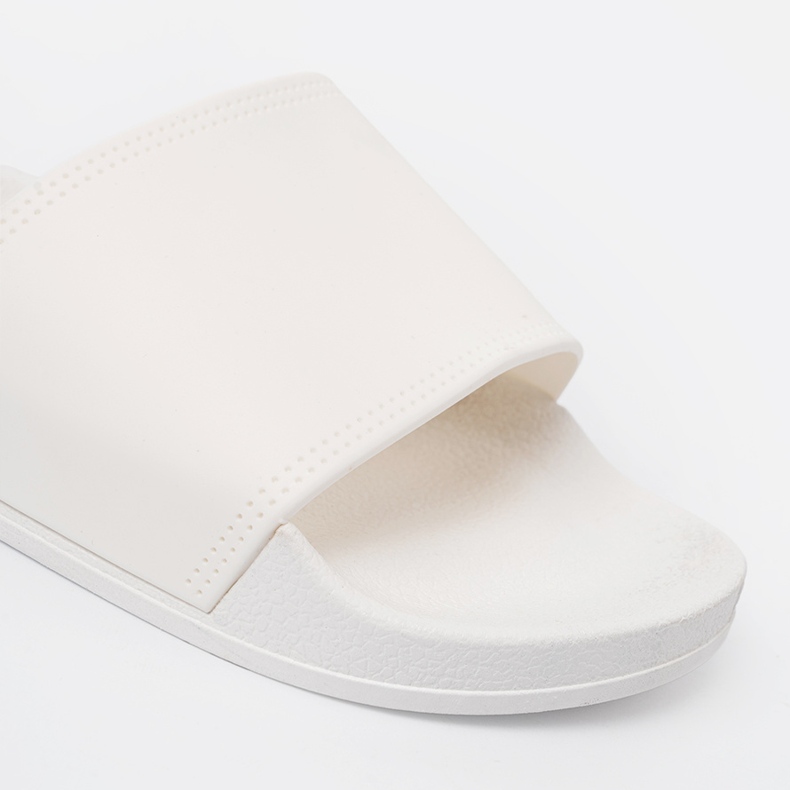 Shelvt White beach flip flops 1