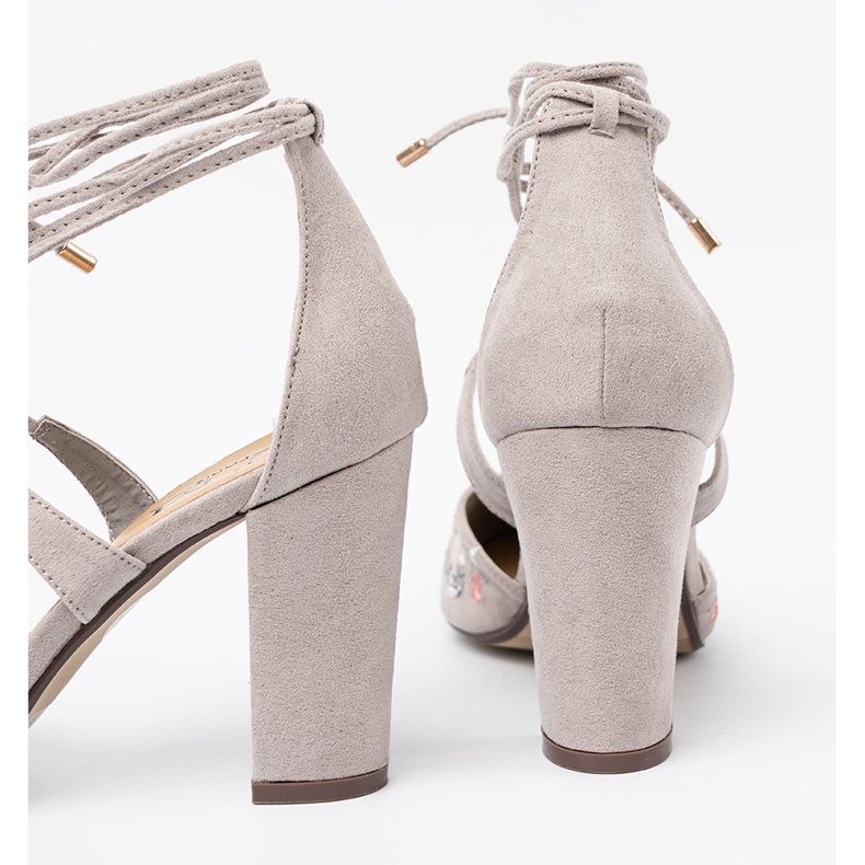 Shelvt Tied pumps with a floral pattern grey 1