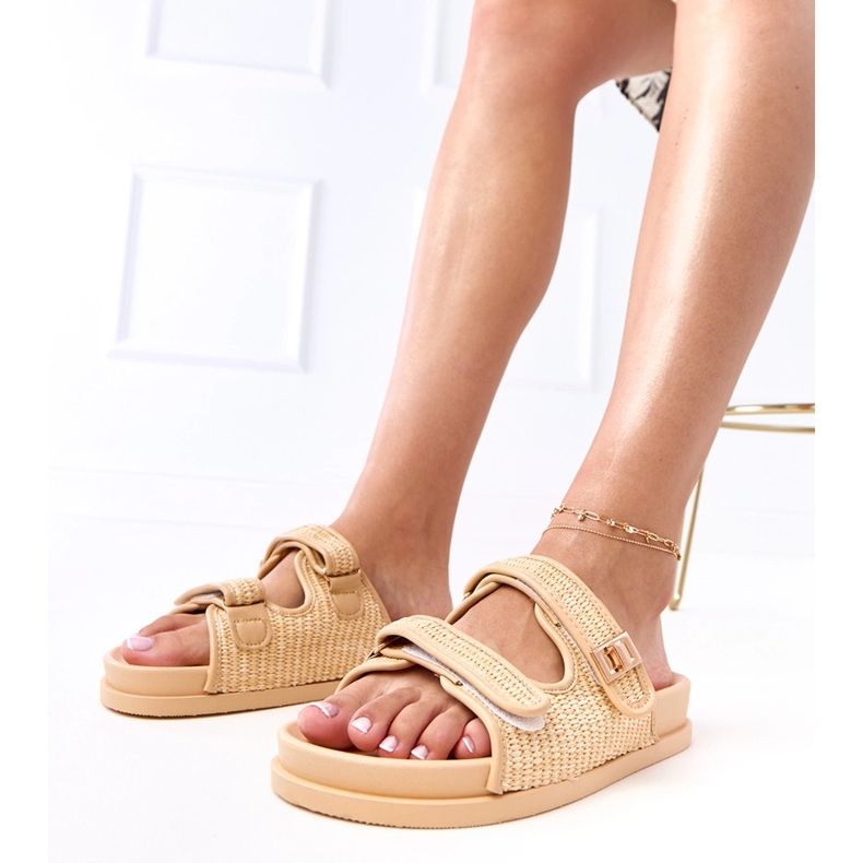 Brown crochet flaps with adjustable kliris stripes 1