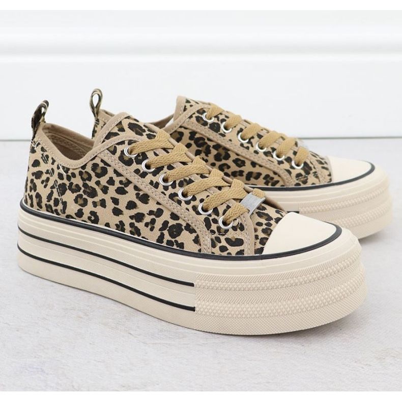 News sneakers on the platform in 9157 Eve512 brown 2