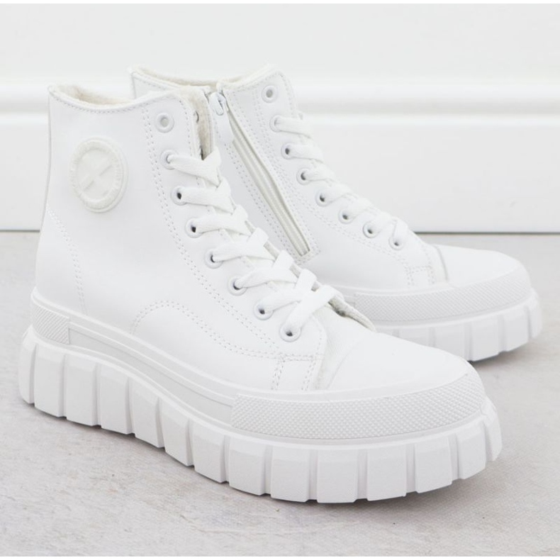 News sneakers on the platform in 9152 Eve513 white 2