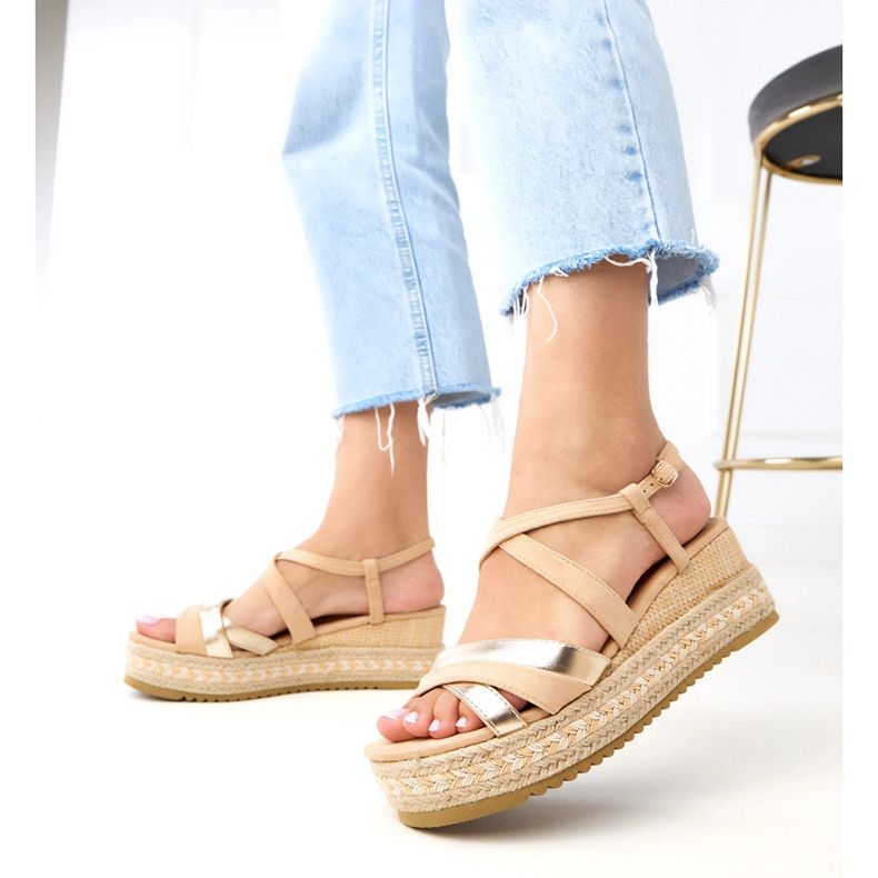 Beige wedge sandals with an elitar golden strip 1